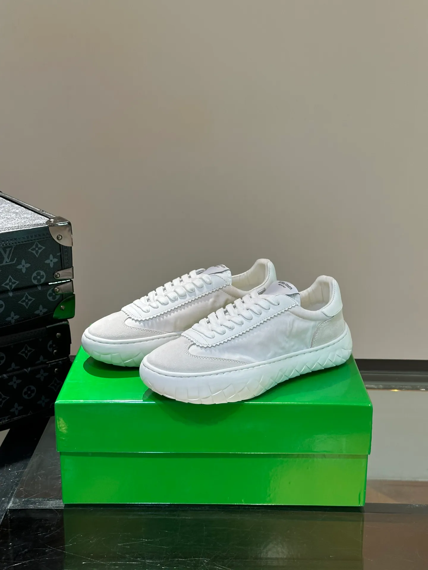p440💰Men's Shoes BV/Bottega Veneta🆕The new men's moral training sneakers, made of Sneaker technology nylon and suede, inspired by retro basketball shoes, a new interpretation of classic sneakers, a lightweight, comfortable and breathable summer must-have item, the soles are made of classic woven texture, super recognizable, nylon suede stitching, full of texture!  Size: 38-45